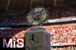 06.09.2025, Google-Pixel Frauenfussball Bundesliga 2025/2026, 1.Spieltag, FC Bayern Mnchen - Bayer 04 Leverkusen, in der Allianz-Arena Mnchen,  Die Meisterschale, die Trophe steht auf der Stele bereit.

