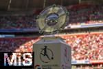 06.09.2025, Google-Pixel Frauenfussball Bundesliga 2025/2026, 1.Spieltag, FC Bayern Mnchen - Bayer 04 Leverkusen, in der Allianz-Arena Mnchen,  Die Meisterschale, die Trophe steht auf der Stele bereit.


