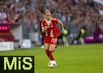 06.09.2025, Google-Pixel Frauenfussball Bundesliga 2025/2026, 1.Spieltag, FC Bayern Mnchen - Bayer 04 Leverkusen, in der Allianz-Arena Mnchen, Franziska Kett (FC Bayern Mnchen) am Ball 

