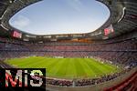 06.09.2025, Google-Pixel Frauenfussball Bundesliga 2025/2026, 1.Spieltag, FC Bayern Mnchen - Bayer 04 Leverkusen, in der Allianz-Arena Mnchen, 57.762 Zuschauer in der Allianz-Arena, ein historischer Zuschauerrekord in der Frauen-Fussballbundesliga in Deutschland.   

