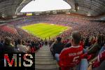 06.09.2025, Google-Pixel Frauenfussball Bundesliga 2025/2026, 1.Spieltag, FC Bayern Mnchen - Bayer 04 Leverkusen, in der Allianz-Arena Mnchen, 57.762 Zuschauer in der Allianz-Arena, ein historischer Zuschauerrekord in der Frauen-Fussballbundesliga in Deutschland.   

