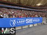06.09.2025, Google-Pixel Frauenfussball Bundesliga 2025/2026, 1.Spieltag, FC Bayern Mnchen - Bayer 04 Leverkusen, in der Allianz-Arena Mnchen, Plakat vom BFV: Lasst SIE Spielen
