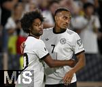 07.09.2025, Fussball WM-Qualifikation Europa 2025/26, 6.Spieltag,  Deutschland - Nordirland, im Rhein-Energie-Stadion Kln, v.l. Serge Gnabry (Deutschland), Jamie Leweling (Deutschland) 