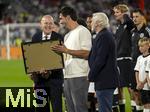 07.09.2025, Fussball WM-Qualifikation Europa 2025/26, 6.Spieltag,  Deutschland - Nordirland, im Rhein-Energie-Stadion Kln,  Offizielle Verabschiedung von Ex-Nationalspieler Mats Hummels (mitte), li: DFB Prsident Bernd Neuendorf (Deutschland), re: Sportdirektor Rudi Vller (Deutschland) 