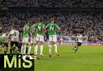 07.09.2025, Fussball WM-Qualifikation Europa 2025/26, 6.Spieltag,  Deutschland - Nordirland, im Rhein-Energie-Stadion Kln, re: Torschuss per Freistoss zum 3:1 von Florian Wirtz (Deutschland), der den Ball mit viel Gefhl ber die Mauer zirkelt.