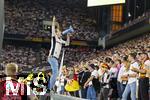 07.09.2025, Fussball WM-Qualifikation Europa 2025/26, 6.Spieltag,  Deutschland - Nordirland, im Rhein-Energie-Stadion Kln, Einpeitscher der Deutschen Fanclubvereinigung versucht die Kurve mit den deutschen Fans in Stimmung zu bringen.
