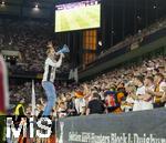 07.09.2025, Fussball WM-Qualifikation Europa 2025/26, 6.Spieltag,  Deutschland - Nordirland, im Rhein-Energie-Stadion Kln, Einpeitscher der Deutschen Fanclubvereinigung versucht die Kurve mit den deutschen Fans in Stimmung zu bringen.