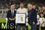 07.09.2025, Fussball WM-Qualifikation Europa 2025/26, 6.Spieltag,  Deutschland - Nordirland, im Rhein-Energie-Stadion Kln,  Offizielle Verabschiedung von Ex-Nationalspieler Mats Hummels (mitte), li: DFB Prsident Bernd Neuendorf (Deutschland), re: Sportdirektor Rudi Vller (Deutschland)  