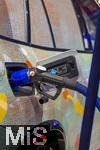 10.09.2025, Messe Mnchen IAA Mobility 2025 in Mnchen im Messegelnde Riem.  Am Stand von BMW steht ein Wasserstoff-Auto zur Demonstration bereit.