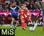 13.09.2025, Fussball Bundesliga 2025/2026, 3.Spieltag, FC Bayern Mnchen - Hamburger SV in der Allianz-Arena Mnchen,  v.l. Rayan Philippe (Hamburger SV) gegen Lennart Karl (FC Bayern Mnchen) 


