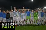 14.09.2025, Fussball 3. Liga 2025/2026, 5.Spieltag, TSV 1860 Mnchen - TSV Havelse, im Stadion an der Grnwalder Strasse Mnchen, Patrick Hobsch (TSV 1860 Mnchen) feiert mit seinen Teamkollegen den Sieg. v.l. Samuel Althaus (TSV 1860 Mnchen), Patrick Hobsch (TSV 1860 Mnchen), Max Christiansen (TSV 1860 Mnchen), Jesper Verlaat (TSV 1860 Mnchen) und Torwart Paul Bachmann (1860 Mnchen) , Sigurd Haugen (TSV 1860 Mnchen), Torwart Thomas Dhne (TSV 1860 Mnchen), usw.

