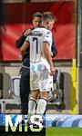 14.09.2025, Fussball 3. Liga 2025/2026, 5.Spieltag, TSV 1860 Mnchen - TSV Havelse, im Stadion an der Grnwalder Strasse Mnchen, Trainer Patrick Glckner (TSV 1860 Mnchen) spricht mit Florian Niederlechner (TSV 1860 Mnchen) 