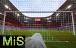 17.09.2025,  Fussball UEFA Championsleague 2025/2026: 1.Spieltag, FC Bayern Mnchen - FC Chelsea, in der Allianz-Arena Mnchen.   Hintertor Perspektive auf das noch leere Stadion.
  

