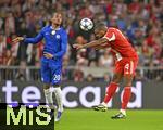 17.09.2025,  Fussball UEFA Championsleague 2025/2026: 1.Spieltag, FC Bayern Mnchen - FC Chelsea, in der Allianz-Arena Mnchen.   v.l. Jao Pedro (FC Chelsea) gegen Jonathan Tah (FC Bayern Mnchen) 
  

