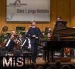 03.10..2025, Internationales Klassikfestival: Festival der Nationen 2025, im Kurhaus Bad Wrishofen (Unterallgu), Jan Lisiecki (Klavier) und das Mozarteumorchester.