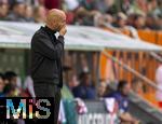 04.10.2025, Fussball 1. Bundesliga 2025/2026, 6.Spieltag, FC Augsburg - VfL Wolfsburg, in der WWK-Arena Augsburg. Trainer Paul Simonis (Wolfsburg) enttuscht 