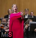 05.10..2025, Internationales Klassikfestival: Festival der Nationen 2025, im Kurhaus Bad Wrishofen (Unterallgu), Abschlussgala: Arienabend mit Elena Garanca (Mezzosopran), Dirigent Karel Mark Chichon, Janacek Philharmonic Orchestra Prag, 