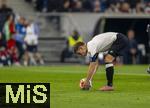 10.10.2025, Fussball WM-Qualifikation Europa 2025/26, 7.Spieltag,  Deutschland - Luxemburg, in der PreZero-Arena (Sinsheim). Joshua Kimmich (Deutschland) legt sich den Ball zum Elfmeter zurecht.