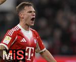 18.10.2025, Fussball Bundesliga 2025/2026, 7.Spieltag, FC Bayern Mnchen - Borussia Dortmund, in der Allianz-Arena Mnchen,  Joshua Kimmich (FC Bayern Mnchen) jubelt.


