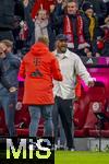 18.10.2025, Fussball Bundesliga 2025/2026, 7.Spieltag, FC Bayern Mnchen - Borussia Dortmund, in der Allianz-Arena Mnchen, Torjubel,  Trainer Vincent Kompany (FC Bayern Mnchen)