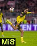 18.10.2025, Fussball Bundesliga 2025/2026, 7.Spieltag, FC Bayern Mnchen - Borussia Dortmund, in der Allianz-Arena Mnchen,  Felix Nmecha (Borussia Dortmund) mit der Hacke.