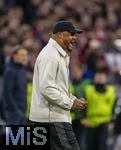 18.10.2025, Fussball Bundesliga 2025/2026, 7.Spieltag, FC Bayern Mnchen - Borussia Dortmund, in der Allianz-Arena Mnchen, Schlussjubel von Trainer Vincent Kompany (FC Bayern Mnchen) 