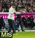 18.10.2025, Fussball Bundesliga 2025/2026, 7.Spieltag, FC Bayern Mnchen - Borussia Dortmund, in der Allianz-Arena Mnchen, Trainer Vincent Kompany (FC Bayern Mnchen) an der Seitenlinie in Rage