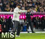 18.10.2025, Fussball Bundesliga 2025/2026, 7.Spieltag, FC Bayern Mnchen - Borussia Dortmund, in der Allianz-Arena Mnchen, Trainer Vincent Kompany (FC Bayern Mnchen) an der Seitenlinie in Rage