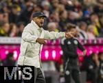 18.10.2025, Fussball Bundesliga 2025/2026, 7.Spieltag, FC Bayern Mnchen - Borussia Dortmund, in der Allianz-Arena Mnchen, Trainer Vincent Kompany (FC Bayern Mnchen) an der Seitenlinie in Rage