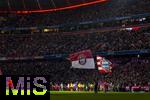 18.10.2025, Fussball Bundesliga 2025/2026, 7.Spieltag, FC Bayern Mnchen - Borussia Dortmund, in der Allianz-Arena Mnchen, Einmarsch der Mannschaften