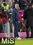 18.10.2025, Fussball Bundesliga 2025/2026, 7.Spieltag, FC Bayern Mnchen - Borussia Dortmund, in der Allianz-Arena Mnchen, Bastian Schweinsteiger am Spielfeldrand 