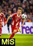 22.10.2025,  Fussball UEFA Championsleague 2025/2026: Vorrunde 3.Spieltag, FC Bayern München - Club Brügge, in der Allianz-Arena München. Lennart Karl (FC Bayern München) am Ball