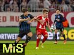 22.10.2025,  Fussball UEFA Championsleague 2025/2026: Vorrunde 3.Spieltag, FC Bayern München - Club Brügge, in der Allianz-Arena München. v.li: Björn Meijer (Club Brügge) gegen Lennart Karl (FC Bayern München)