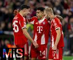 22.10.2025,  Fussball UEFA Championsleague 2025/2026: Vorrunde 3.Spieltag, FC Bayern München - Club Brügge, in der Allianz-Arena München. Torjubel v.li: Aleksandar Pavlovic (Bayern München) , Luis Diaz (FC Bayern München), Konrad Laimer (FC Bayern München)