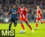 22.10.2025,  Fussball UEFA Championsleague 2025/2026: Vorrunde 3.Spieltag, FC Bayern München - Club Brügge, in der Allianz-Arena München. v.li: Mamadou Diakhon (Club Brügge) gegen Nicolas Jackson (FC Bayern München)