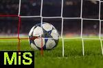 22.10.2025,  Fussball UEFA Championsleague 2025/2026: Vorrunde 3.Spieltag, FC Bayern München - Club Brügge, in der Allianz-Arena München. Der Spielball FINALE von Adidas liegt im Torraum hinter dem Tornetz.