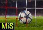 22.10.2025,  Fussball UEFA Championsleague 2025/2026: Vorrunde 3.Spieltag, FC Bayern München - Club Brügge, in der Allianz-Arena München. Der Spielball FINALE von Adidas liegt im Torraum hinter dem Tornetz.