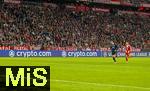 22.10.2025,  Fussball UEFA Championsleague 2025/2026: Vorrunde 3.Spieltag, FC Bayern München - Club Brügge, in der Allianz-Arena München. crypto.com macht Werbung auf der Werbebande im Hintergrund.