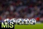 22.10.2025,  Fussball UEFA Championsleague 2025/2026: Vorrunde 3.Spieltag, FC Bayern München - Club Brügge, in der Allianz-Arena München. Der Spielball FINALE von Adidas liegt in vielfacher Menge auf dem Platz bereit zum Aufwärmen der Teams.