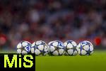 22.10.2025,  Fussball UEFA Championsleague 2025/2026: Vorrunde 3.Spieltag, FC Bayern München - Club Brügge, in der Allianz-Arena München. Der Spielball FINALE von Adidas liegt in vielfacher Menge auf dem Platz bereit zum Aufwärmen der Teams.