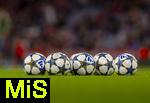 22.10.2025,  Fussball UEFA Championsleague 2025/2026: Vorrunde 3.Spieltag, FC Bayern München - Club Brügge, in der Allianz-Arena München. Der Spielball FINALE von Adidas liegt in vielfacher Menge auf dem Platz bereit zum Aufwärmen der Teams.