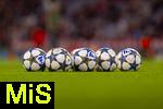 22.10.2025,  Fussball UEFA Championsleague 2025/2026: Vorrunde 3.Spieltag, FC Bayern München - Club Brügge, in der Allianz-Arena München. Der Spielball FINALE von Adidas liegt in vielfacher Menge auf dem Platz bereit zum Aufwärmen der Teams.