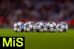22.10.2025,  Fussball UEFA Championsleague 2025/2026: Vorrunde 3.Spieltag, FC Bayern München - Club Brügge, in der Allianz-Arena München. Der Spielball FINALE von Adidas liegt in vielfacher Menge auf dem Platz bereit zum Aufwärmen der Teams.