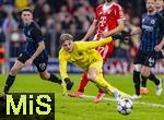 22.10.2025,  Fussball UEFA Championsleague 2025/2026: Vorrunde 3.Spieltag, FC Bayern München - Club Brügge, in der Allianz-Arena München. Torwart Nordin Jackers (Club Brügge) legt sich in den Ball