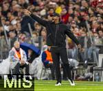 22.10.2025,  Fussball UEFA Championsleague 2025/2026: Vorrunde 3.Spieltag, FC Bayern München - Club Brügge, in der Allianz-Arena München. Trainer Vincent Kompany (FC Bayern München) in Rage