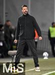 28.10.2025, Fussball DFB-Pokal 2025/2026, 2.Runde, FC Augsburg - VfL Bochum, in der WWK-Arena Augsburg.
Trainer Sandro Wagner (FC Augsburg) nachdenklich.