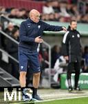 28.10.2025, Fussball DFB-Pokal 2025/2026, 2.Runde, FC Augsburg - VfL Bochum, in der WWK-Arena Augsburg.
Trainer Uwe Rösler (VfL Bochum) ist unzufrieden