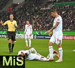 28.10.2025, Fussball DFB-Pokal 2025/2026, 2.Runde, FC Augsburg - VfL Bochum, in der WWK-Arena Augsburg.
Elvis Rexhbecaj (FC Augsburg) angeschlagen