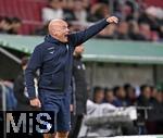 28.10.2025, Fussball DFB-Pokal 2025/2026, 2.Runde, FC Augsburg - VfL Bochum, in der WWK-Arena Augsburg.
Trainer Uwe Rösler (VfL Bochum) ist unzufrieden