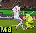 28.10.2025, Fussball DFB-Pokal 2025/2026, 2.Runde, FC Augsburg - VfL Bochum, in der WWK-Arena Augsburg.
Treffer zum 0:1 , Torwart Nediljko Labrovic (FC Augsburg) kassiert das 0:1